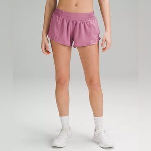 Lululemon Athletica! Hotty Hot Low-Rise Lined Short 2.5"